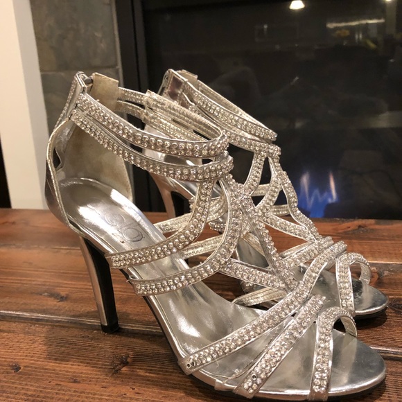 Heels - Picture 4 of 4